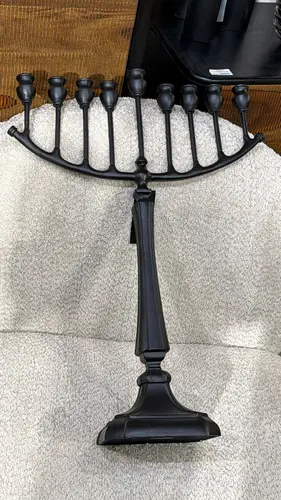 חנוכיה BRASSBLACK רגל סגורה