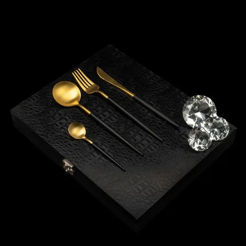 סט סכום גולד & בלק