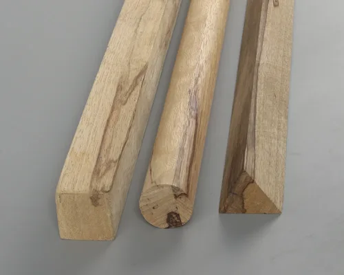 קולקציית Linear Wood – גוף תאורה תלוי בעבודת יד | עץ טבעי וטכנולוגיית LED